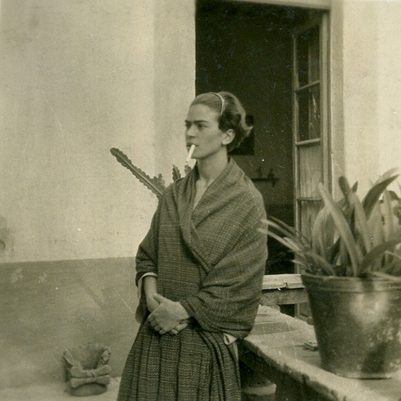 short biography of frida kahlo